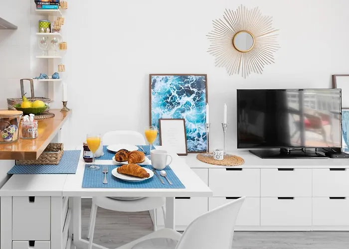 Апартаменти Cozy Next To The And Center