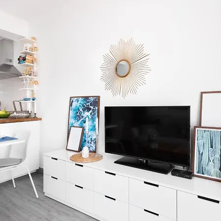 アパート Cozy Next To The And Center ネルハ